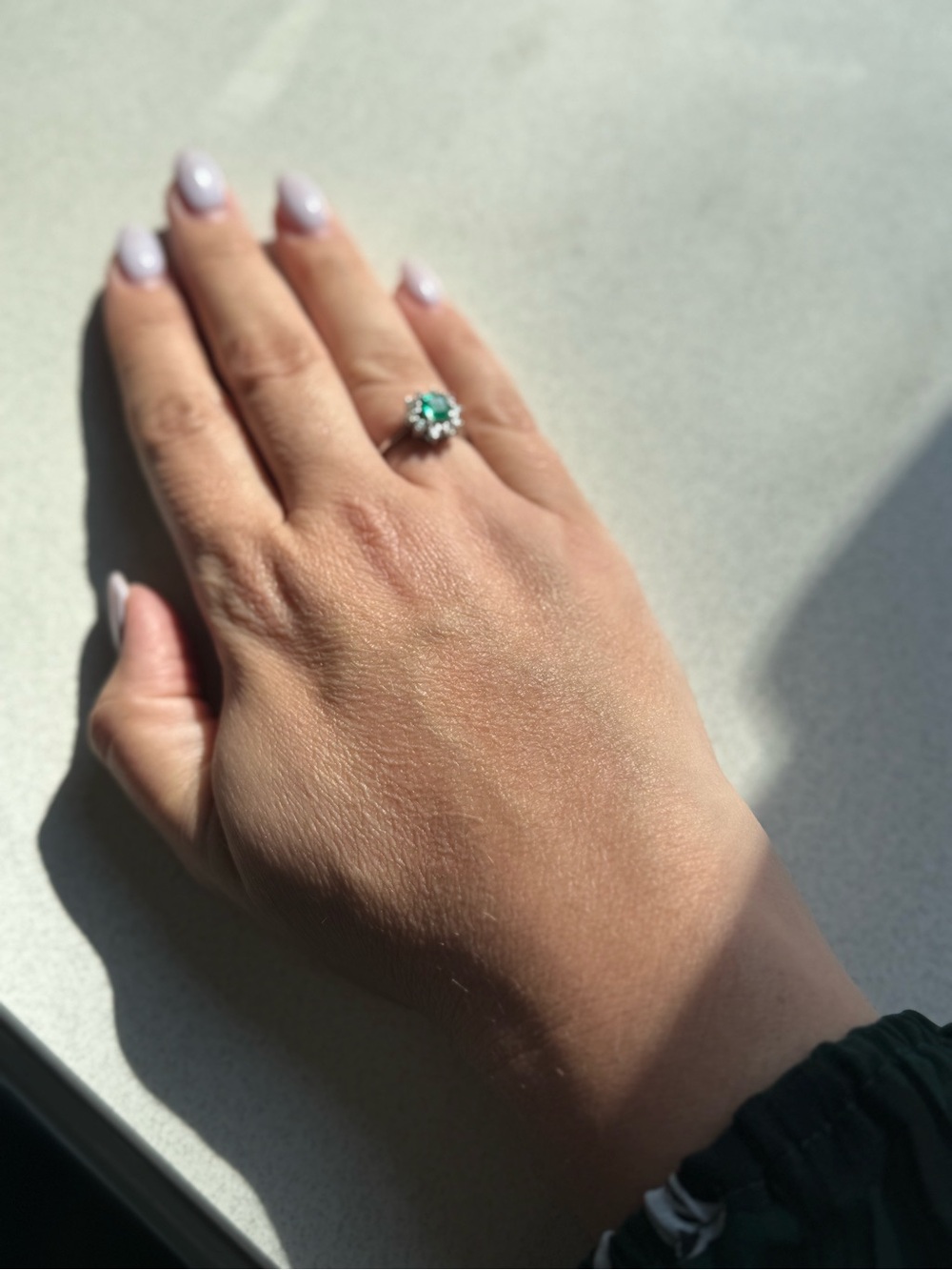 Natural Emerald and Diamond 18k White Gold Ring - size 7 - Picture 5 of 11